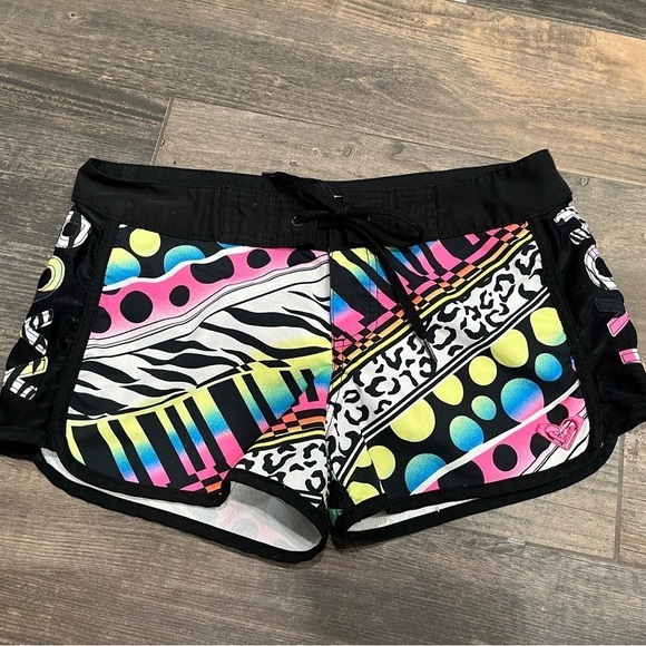Roxy Board Shorts Size 3-Black w Rainbow Graffiti print - Picture 1 of 6